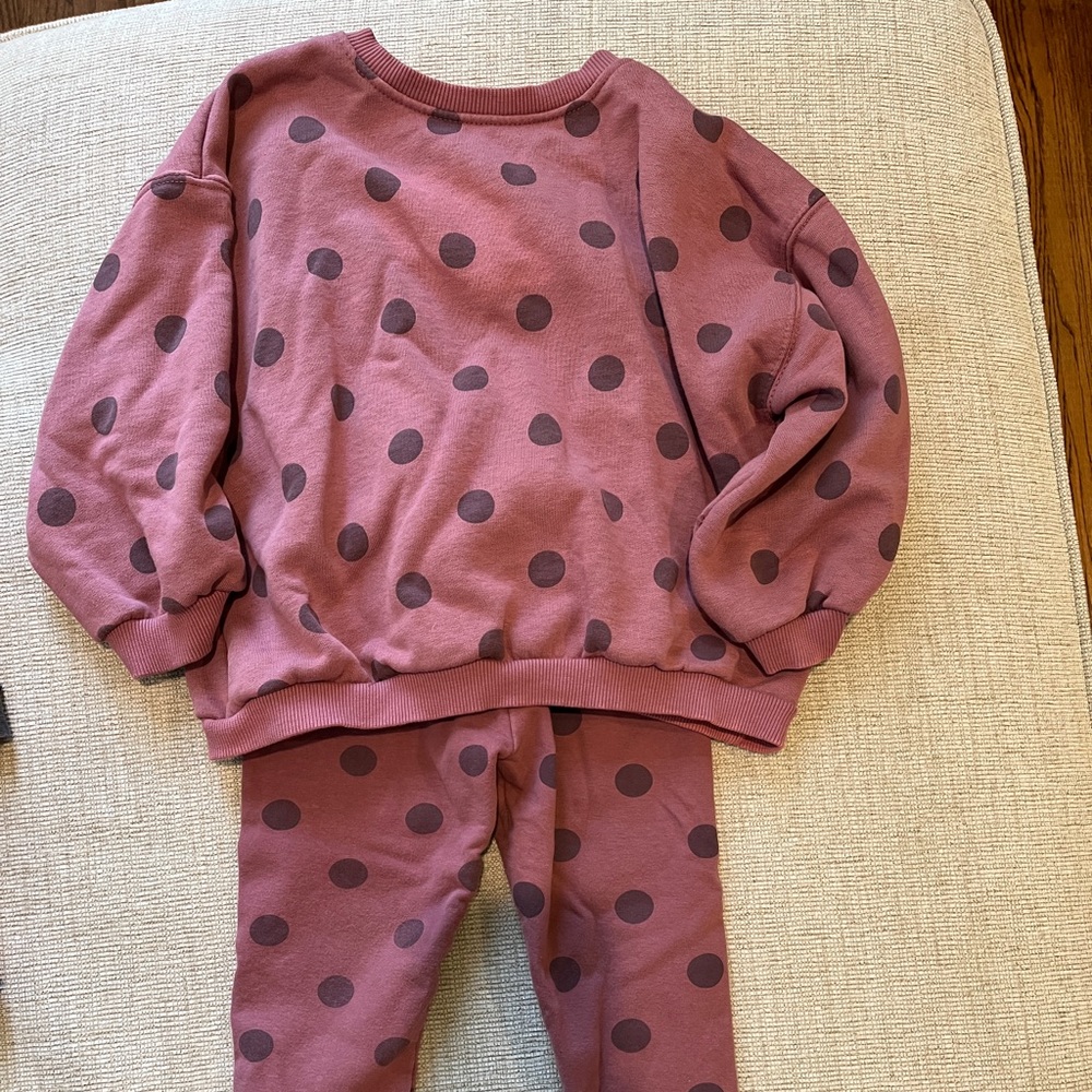 Zara girls 4-5 Polka Dot Sweatsuit